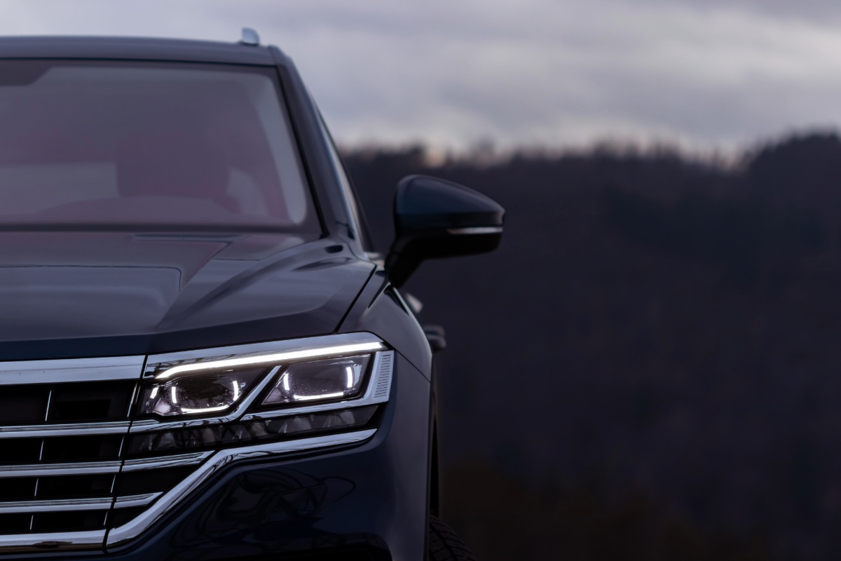 schwarzer VW Tiguan Ausschnitt
